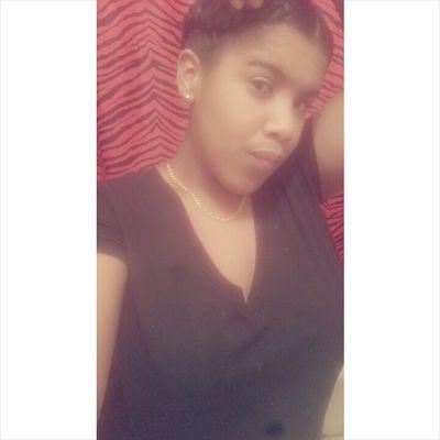 Nini ™(The Realest Bitch Around ) 
16 
Single 
Sophomore ✏
Softball Playa  #7 
Dominican ⚪
PBO !