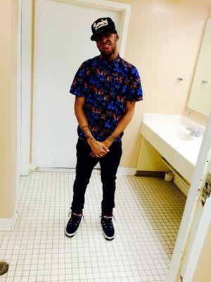 TheDCityCoolKid's profile picture. Stand for what you know & pay back what you owe.   #DCity05