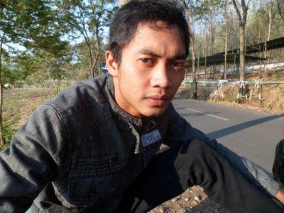 semua manusia tiada yang sempurna karna kesempurnaan hanya milik allah SWT