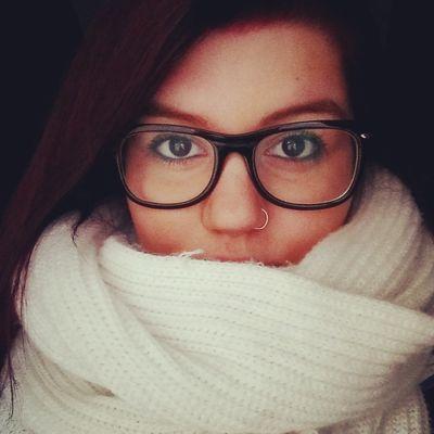 HI! I'm Corinne and I'm a big music fan! I follow back! :)