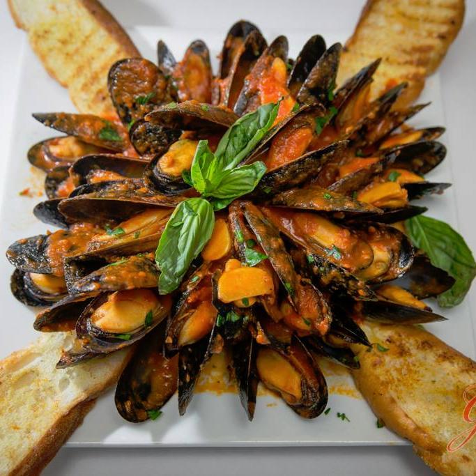 GinosNHP's profile picture. Pizza. Pasta. Parties.