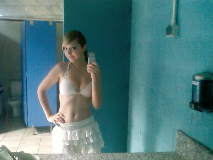 windowticking's profile picture. 