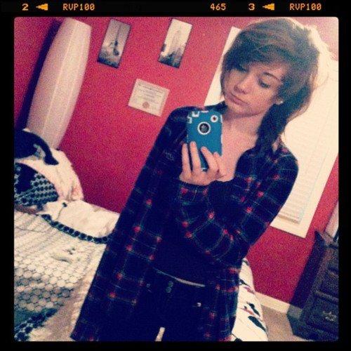 hobnobpanting's profile picture. 