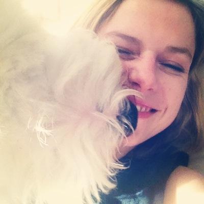 hilaryrlewis's profile picture. 