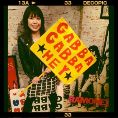 お菓子を作ったり歌ったり。映画館やライブハウスにぽつんといることが多いです。でもおうちにいるのが1番好きです。