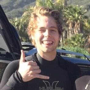 go follow @chilledoutmuke for dms to michael, justin, james yammouni, jacob whitesides, and more :)