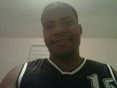 lewisgomez84's profile picture. 