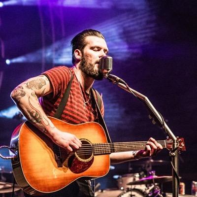 ||singer / guitarist in the band ROADCREW|| ||Artist / songwriter||  

http://t.co/xfzEM1ILcP