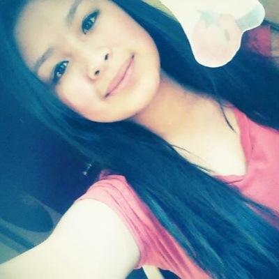 Hiiii I love music and food Love Phora and King lil G Huge Directioner and Beaster Follow me and ill follow back !