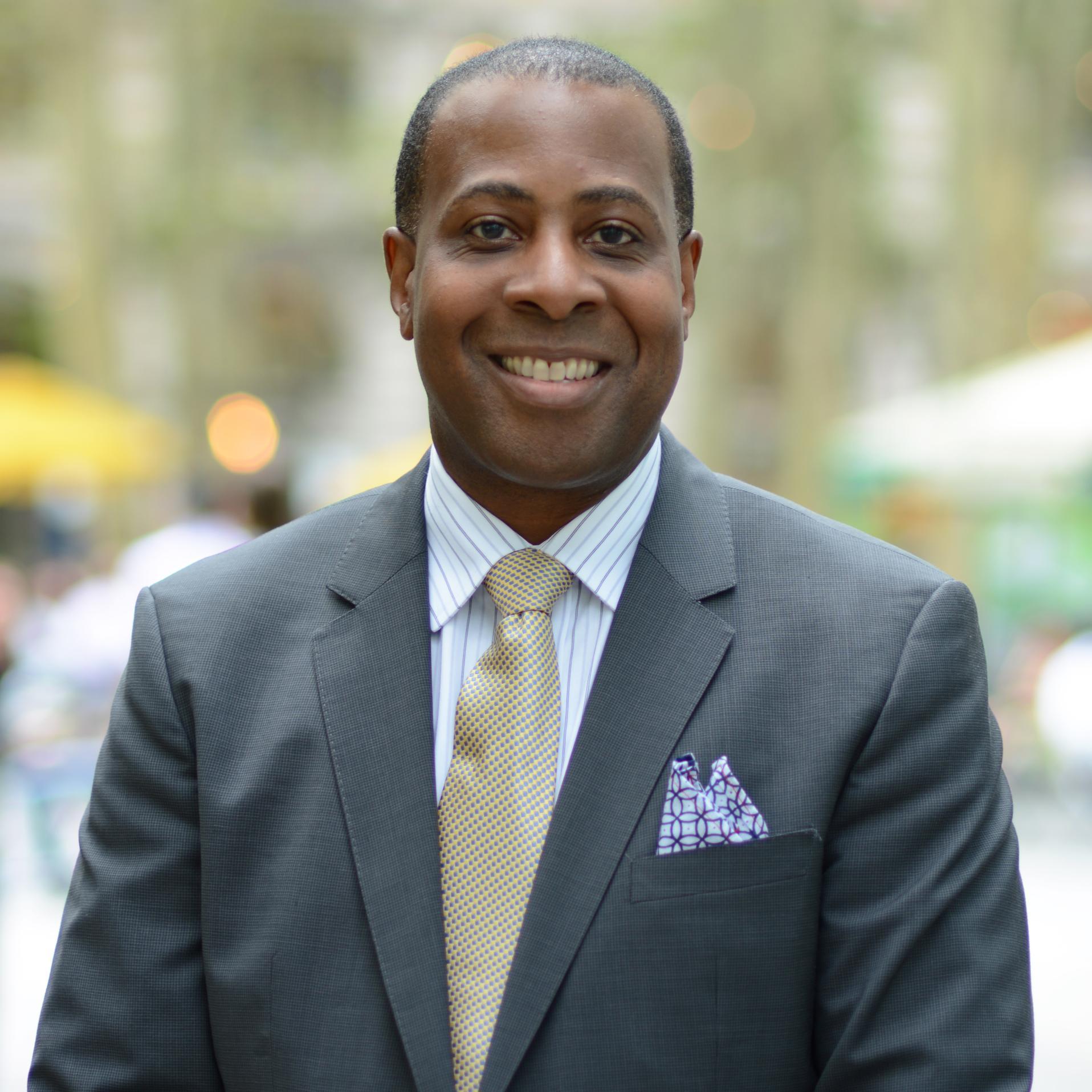 Chairman of the Greenlight corporate group of companies and a seasoned serial entrepreneur and accredited private investor with over 25 years of experience.