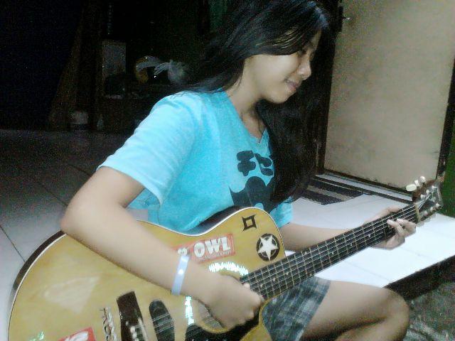 arsitameiyani's profile picture. Tetap mencintai menyayangi mu seperti dahulu walau semua sudah berubah :) i love you :* R