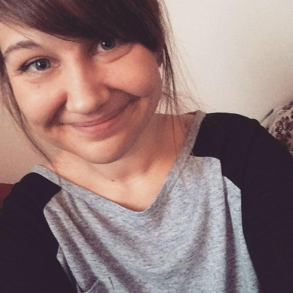 StinaU's profile picture. Har man tappat något är det inte säkert att det ligger under sängen