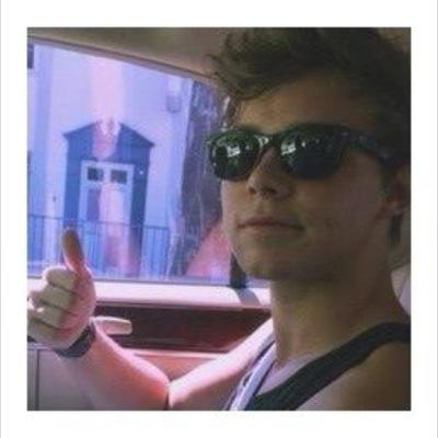 hey heres a free follow from @muffledhoran follow her in return cos she follows back too