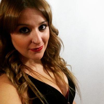 Madridista. Enamorada de la fiesta y de los american stanford, pero sobre todo del mio.