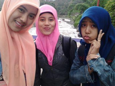 itu aku (simple:-): Alumni MTsN Jabung 2011;Alumni SMKN 2 Blitar 2014;Maba Unej FTP:) asliblitar