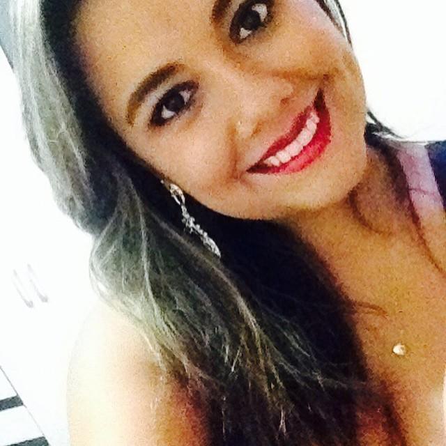 '' Brindo a casa, brindo a vida, meus amores, minha família ''  ♪