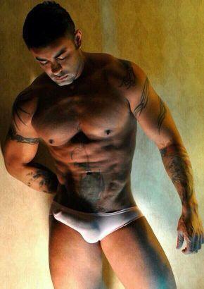nací bisexual y moriré corriendome de placer ;)