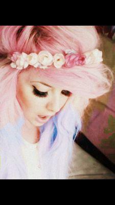 Proud mummy of a wild child and newborn lil girl. {@XOXOMissCupcake: 3} {Ella: New born}  |Rp|Single and Looking|18|Bisexual|