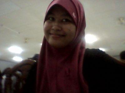 Naddine13's profile picture. 