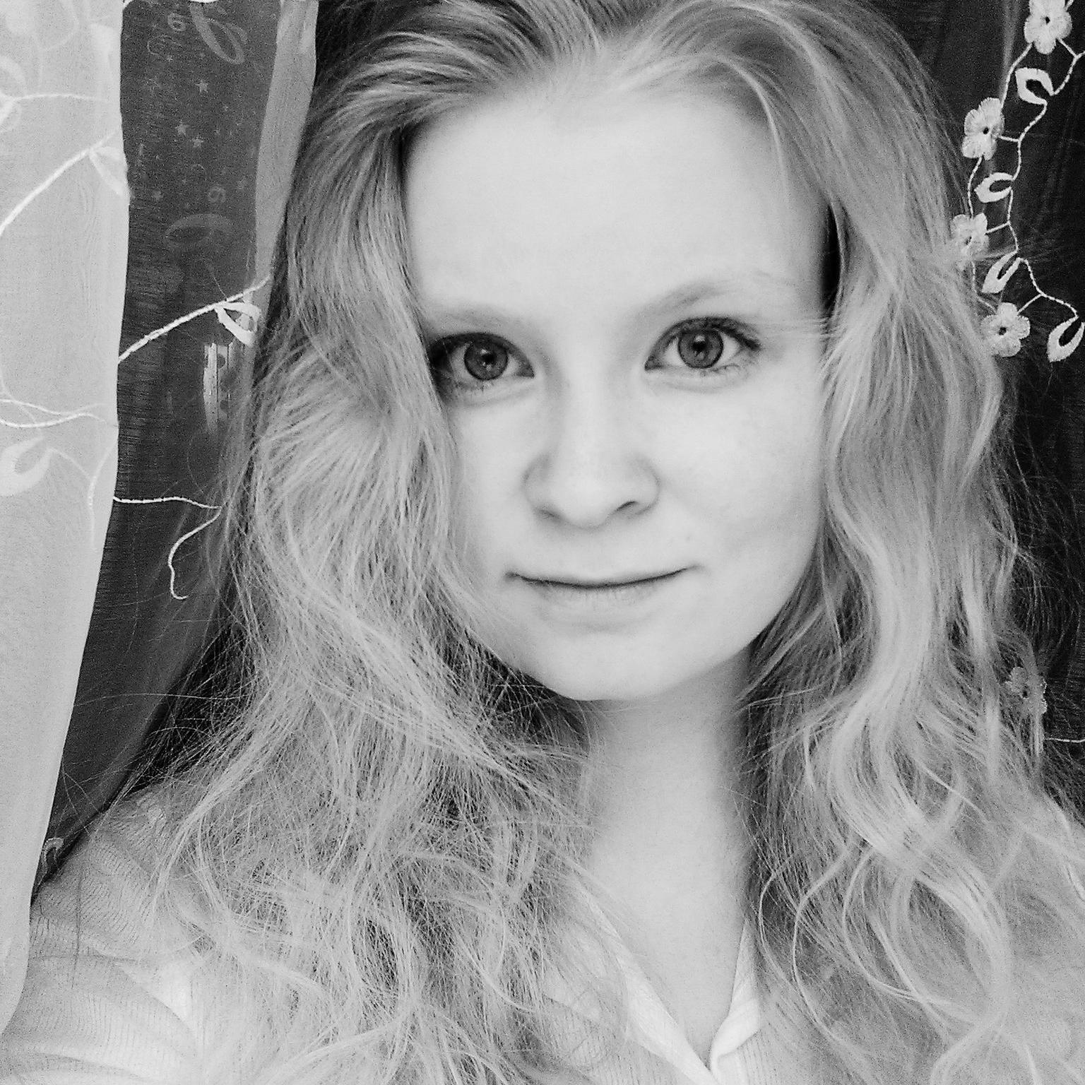 Hey, I'm Stacy, I'm 17. Writing poems/ dancer/ traveller/ just an interesting person. Really like extreme sports, languages, study. Welcome x