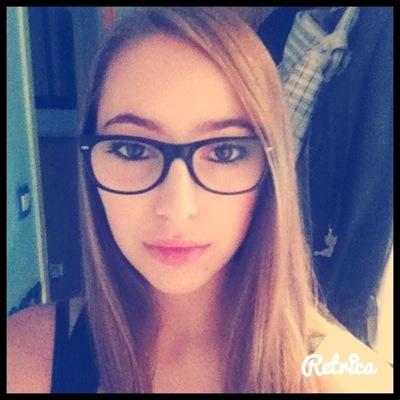 youtubeuse mode/beauté depuis peu  Ma chaîne : https://t.co/VHPGkJ1tTd #beautyteam
