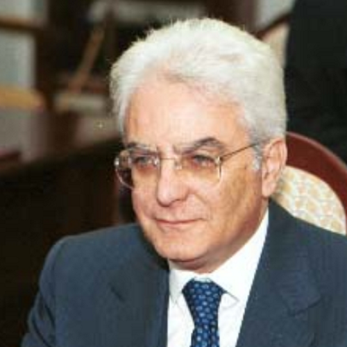 Sergio Mattarella (Palermo, 23 luglio 1941) è un politico e giurista italiano, dodicesimo presidente della Repubblica dal 3 febbraio 2015.  Dal 1983 al 2008.