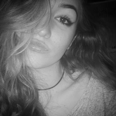 notsxrxh's profile picture. 90's kids