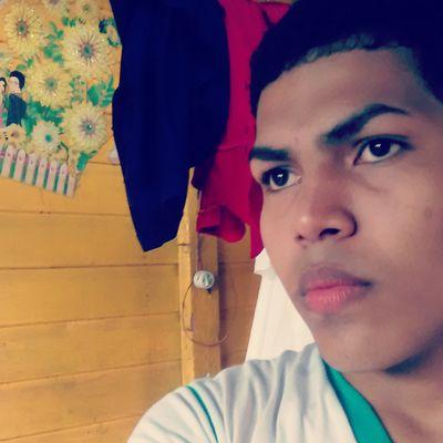 Aquariano, sou apaixonado pela Demi Lovato. mas kem eu amo msm e a Banda Calypso joelma te amo!!!!