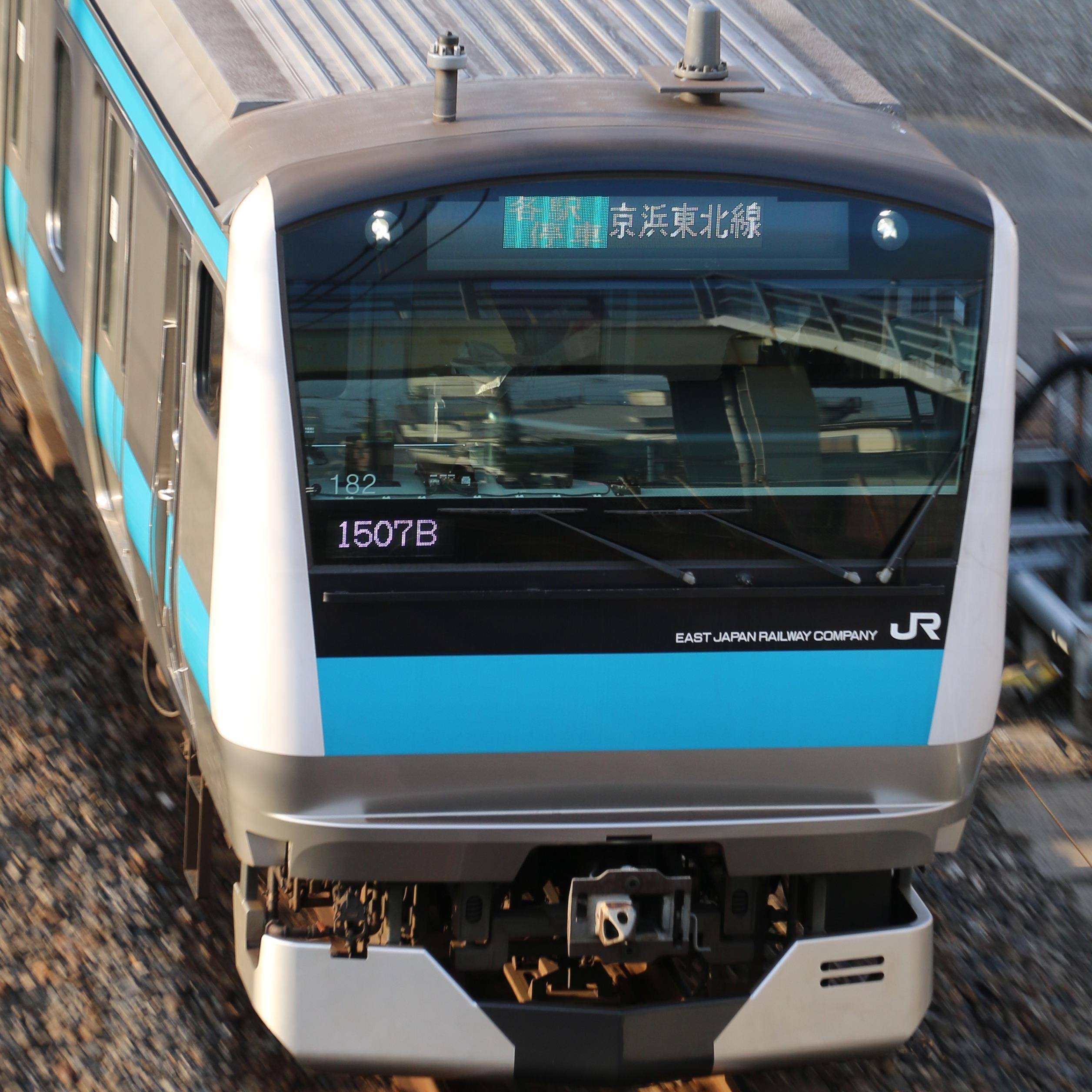 気の向くままにのんびり撮影してます！ 流し撮りしたり夜鉄するのが好きです♪ 鉄道に興味がある方気軽にフォローよろしくお願いします！ ここ最近撮りたい被写体が無く非鉄です。 再び鉄道に興味を示すのか……