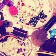Alles over Make-Up Bijv de Merken (Catrice,Mac) Ook komt er Fashion, Lifestyle en reviews voor betere uitleg kijk mijn blog.