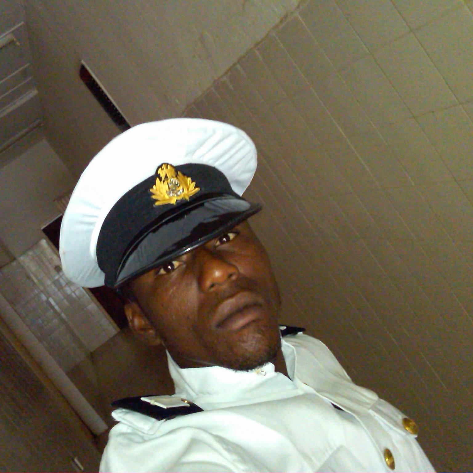 Easy going guy...#TeamArsenalFC...#sailor!!! #TeamFollowback!!!