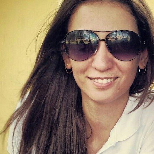 Danimaratrue's profile picture. Cheia de duvidas, completa pela fé.