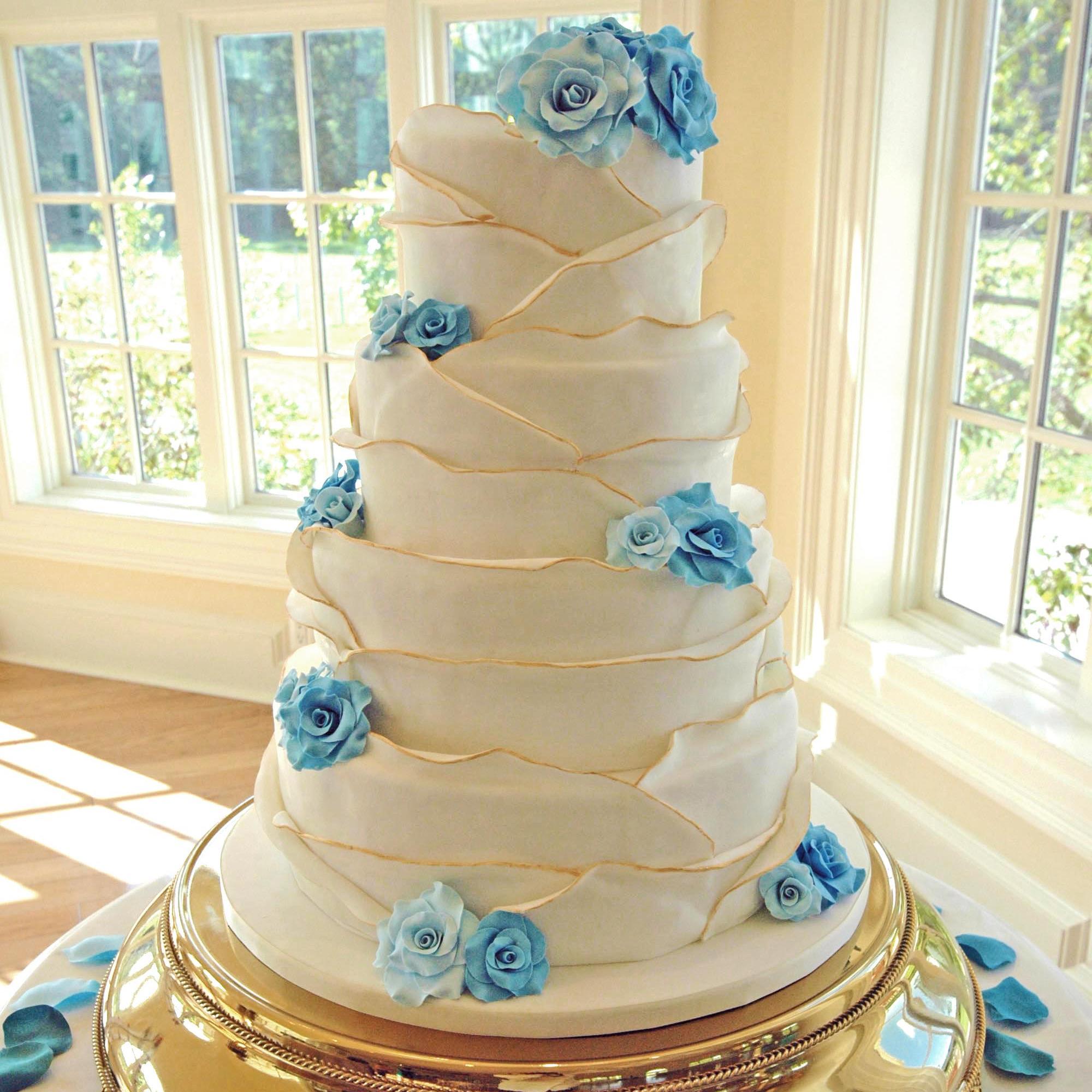 Cakes for all occasions.  I am a classically trained pastry chef making all things cake.