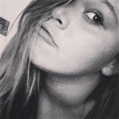 draegervictoria's profile picture. taken 9.13.14 cody hoffart   Lauren's bestfrenn