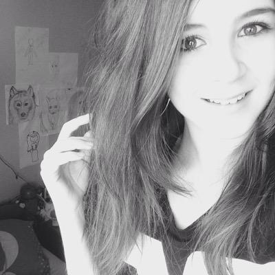 You me at 6 • Blink182 • Fall out boy • Arctic monkeys • Paramore • Bring me the horizon • Nirvana • Greenday • Pierce the veil • Evan Peters is life