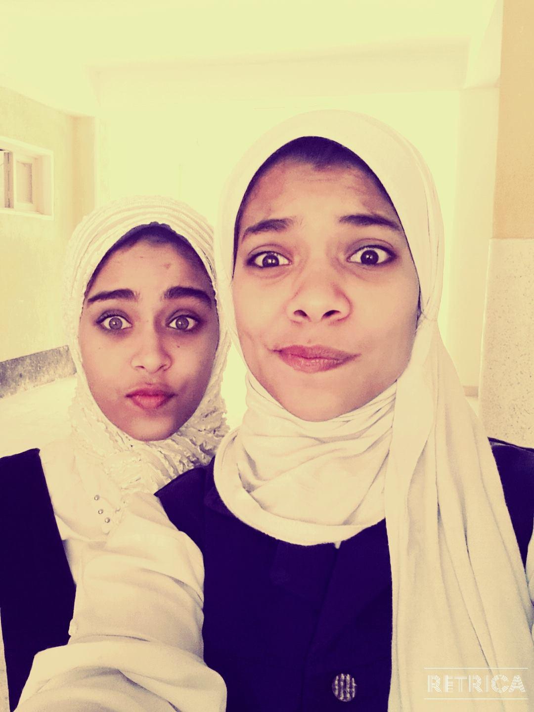 Far7 Mn Qena 3anDii 14 Sana ,, fe MadrsT l Tagribia :)) Single ♥ BamooT fe E5waTii #Shams l Magnona :D w #ٍDosa l Man7osa ^_^  
S7 p2a 
Welcome To My Profile