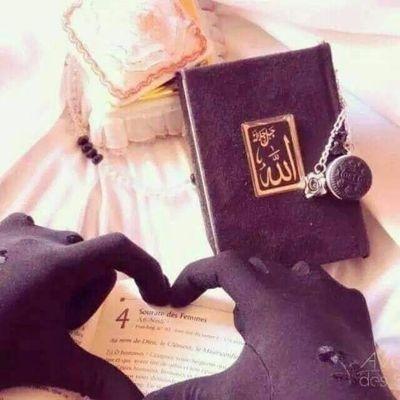 Le Messager d'Allah ﷺ a dit:
«Celui qui rend licite ce qui est interdit par le Coran n'est pas un croyant.»
[Tirmidhi]