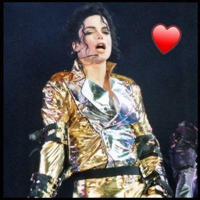 Michael Jackson is my idol ✌