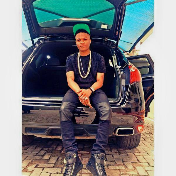 Am a cool look guy am friendly