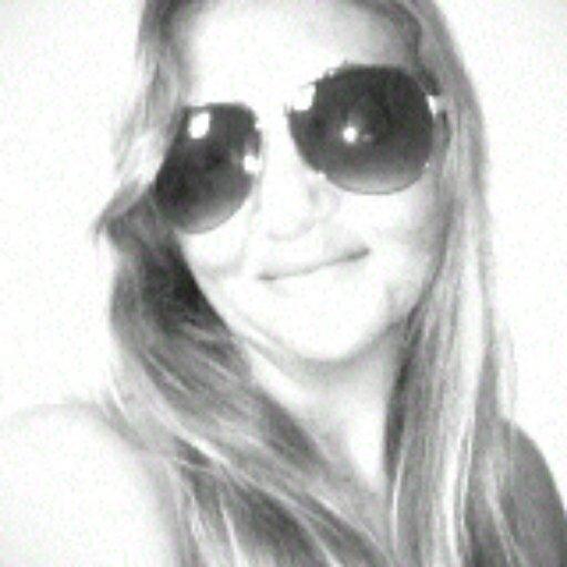 Alegre, doce, meiga........simples assim....rsrsrsr