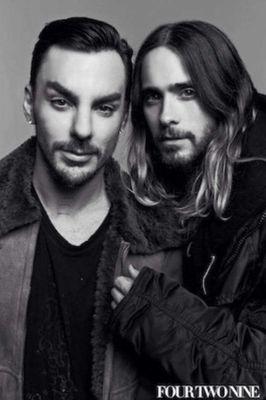 I am 100 % echelon , jared leto and his brother shannon leto and also band member tomo have changed my life completely thanks 30 seconds to mars  ♡♡♡