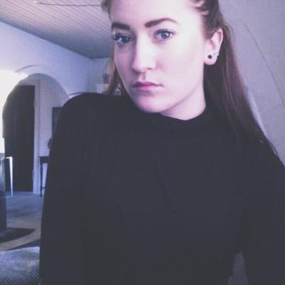 i love youtube and music.. im a lonely idiot, and im sorry for that...