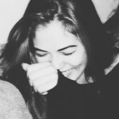 “diamo fuoco a ciò che abbiamo dentro per divertimento.” — mckaley nicole miller.