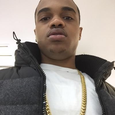 livinbetter_'s profile picture. smooth when i move.