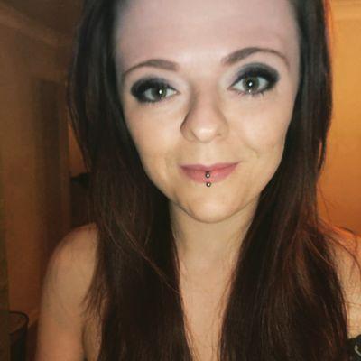 Yorkshire PT/Massage Therapist who Lifts, Laughs, Loves, Boards.