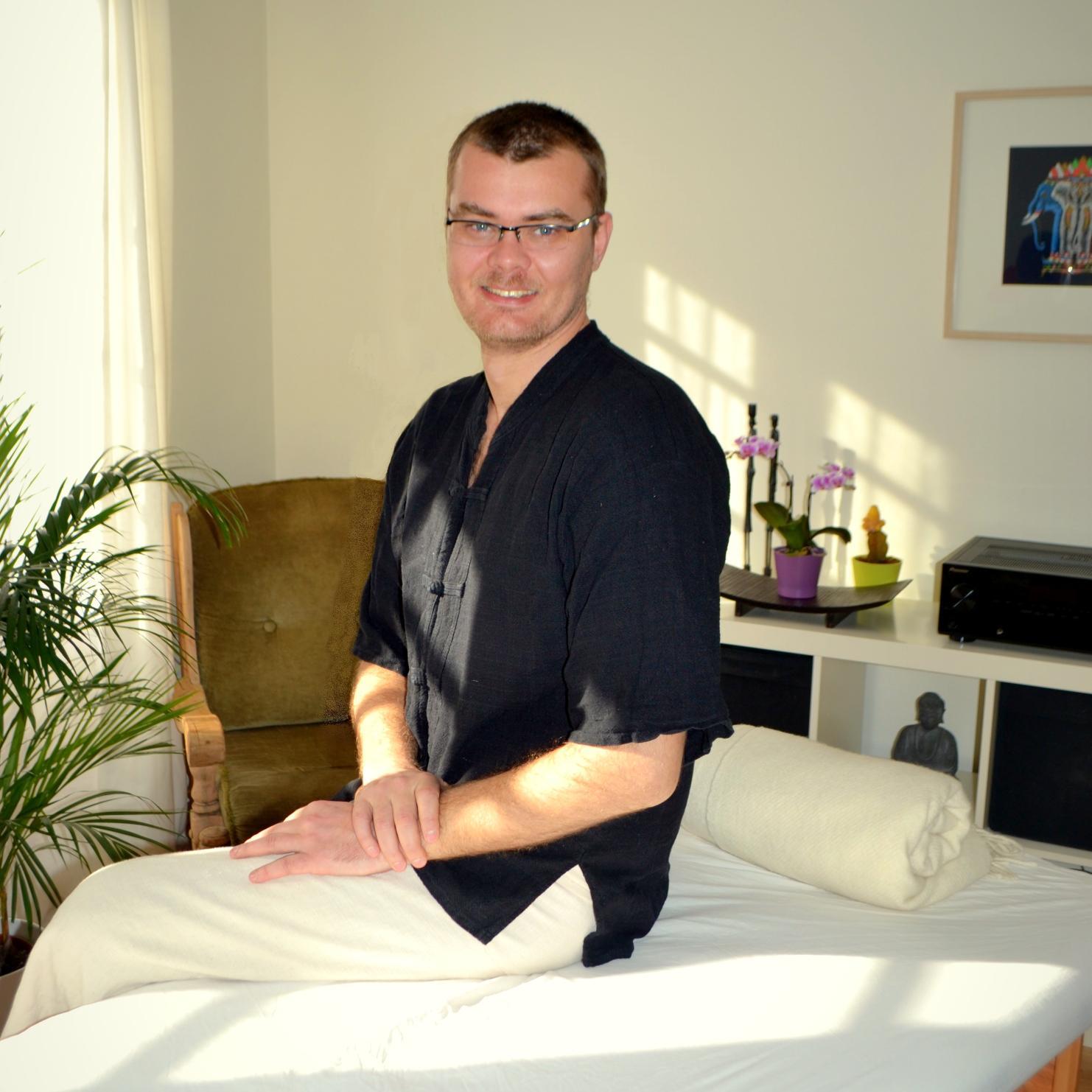 Praticien massage bien-être et réflexologie