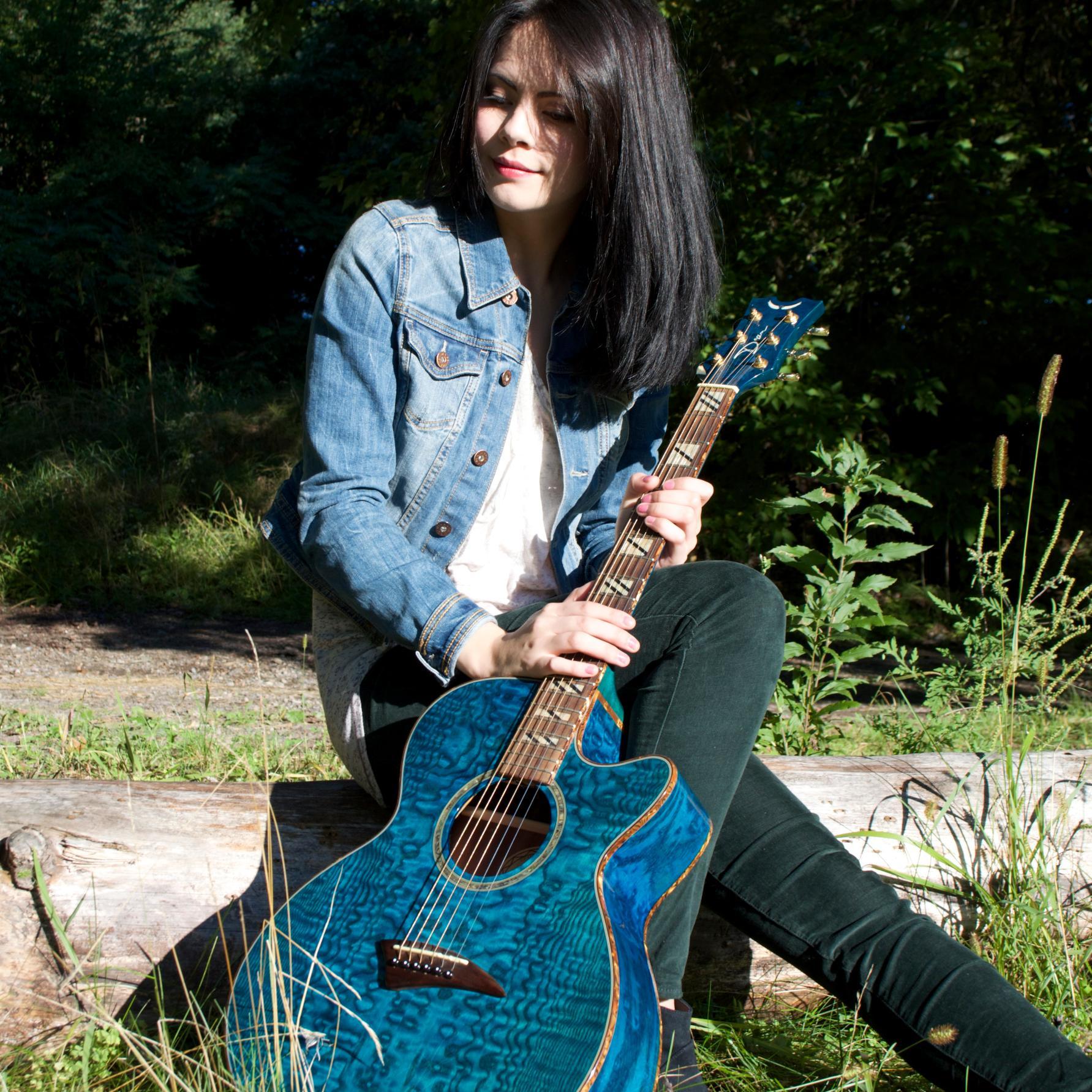 singer/songwriter/musician discovered by ResearchMusicandSound. Get my album In the Gray and other covers on itunes/Spotify/cdbaby    Instagram:IsadorasMusic