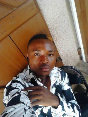 icet76686648's profile picture. azzay