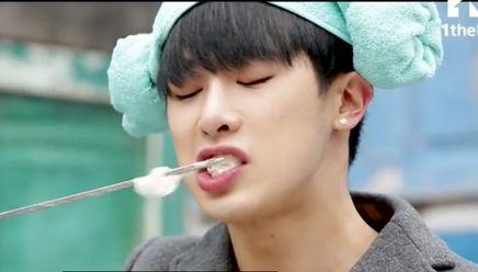 Super fangirl of Monsta X's Wonho.  I ship Kihyun and Wonho...real HARD xD