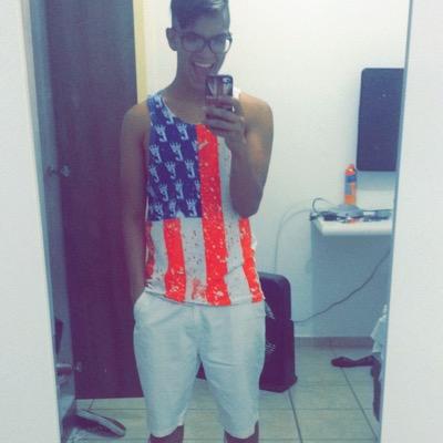 Me desculpe se magoei seu coraçao de algum jeito, mais saiba que se magoei-o e por que ele ja nao tinha mais jeito ✌️
